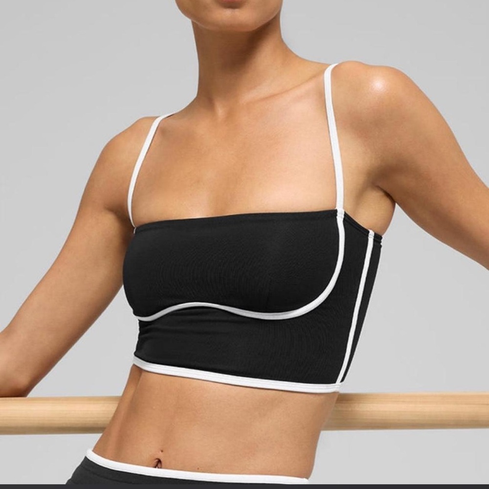 Alo airbrush streamlined bra tank in black